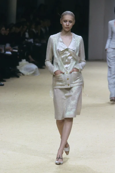 Look 3